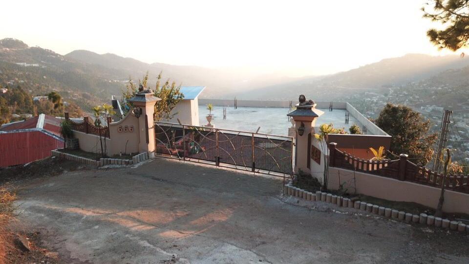 Aloche Apartments Murree Exterior photo